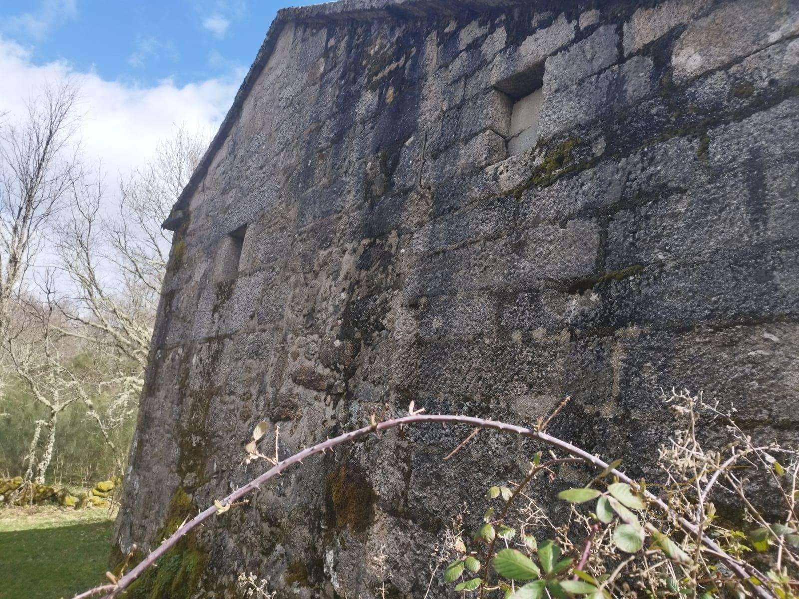 Moradia para restauro em Castro Laboreiro, Viana do Castelo