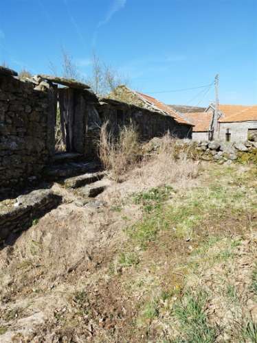 Moradia para restauro em Castro Laboreiro, Viana do Castelo