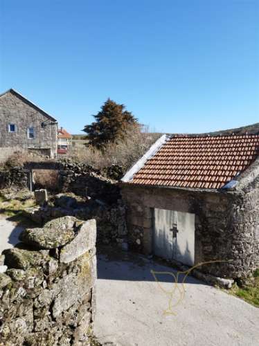 Moradia para restauro em Castro Laboreiro, Viana do Castelo