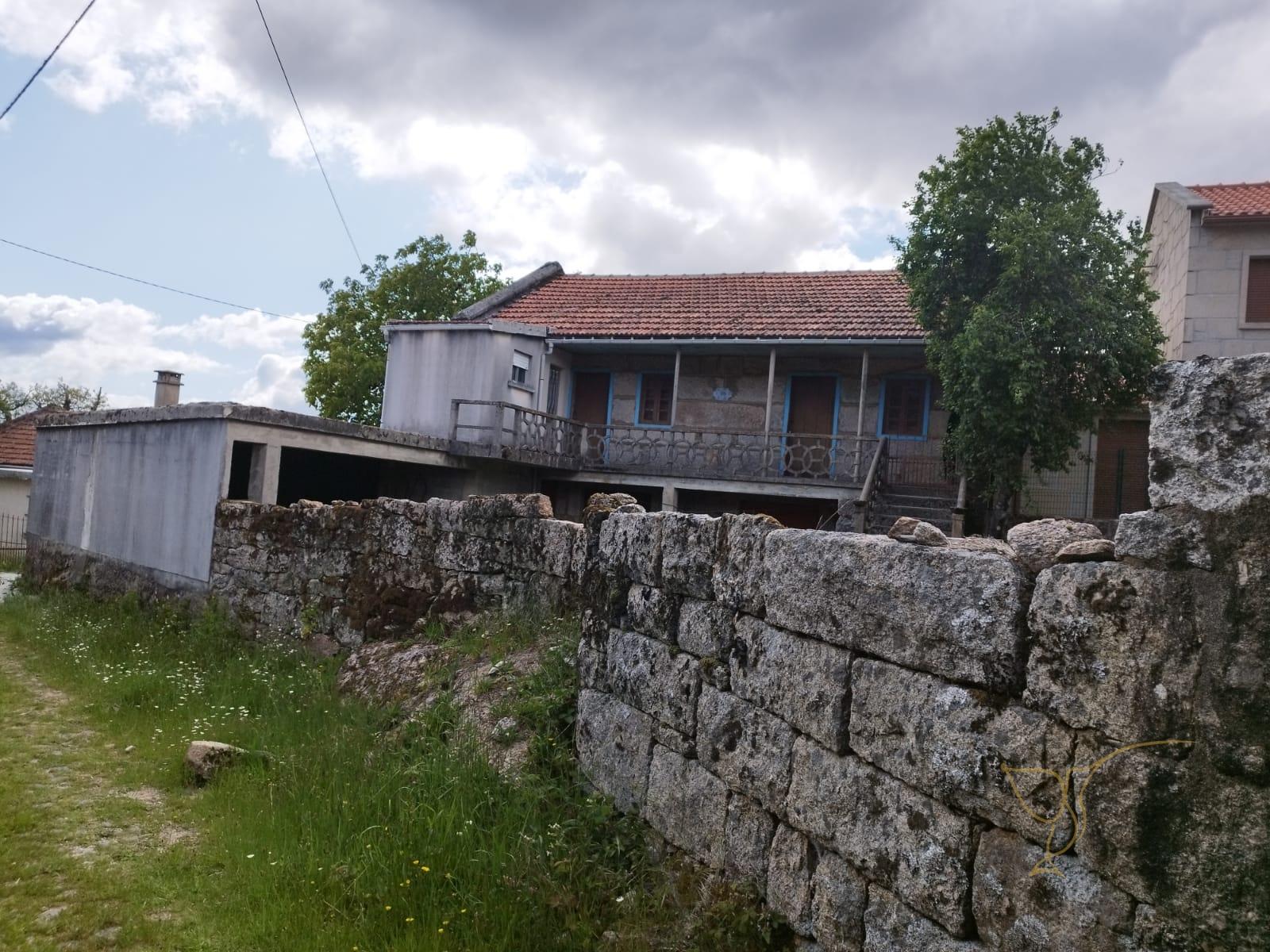 Moradia para restauro em Castro Laboreiro, Viana do Castelo