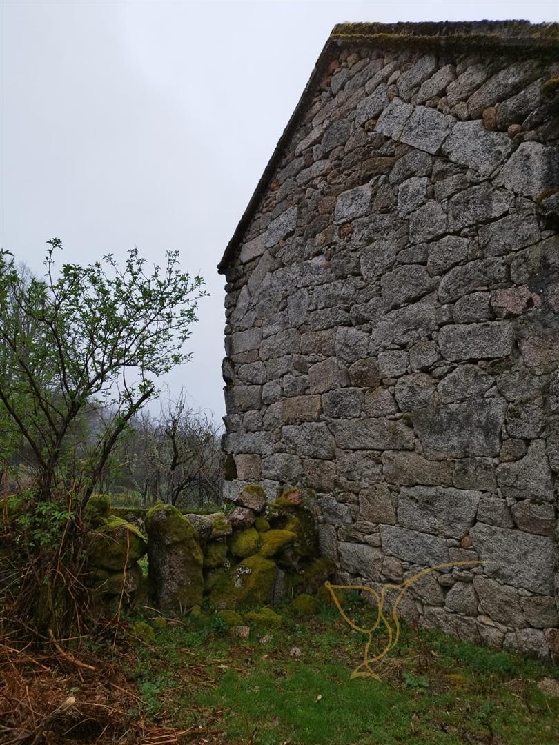 Moradia para restauro em Castro Laboreiro, Viana do Castelo