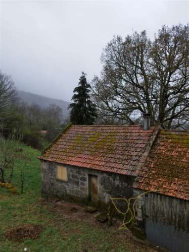 Moradia para restauro em Castro Laboreiro, Viana do Castelo