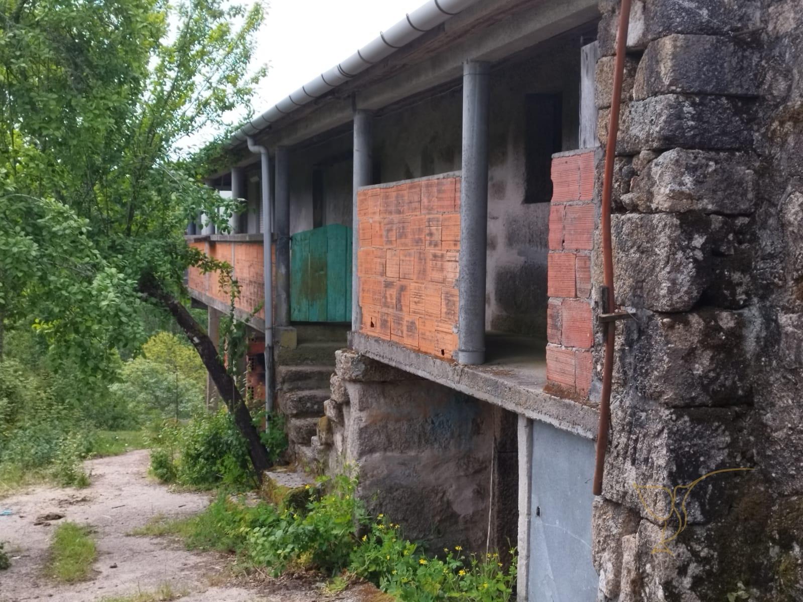 Moradia para restauro em Castro Laboreiro, Viana do Castelo