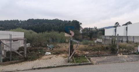 Terreno urbano com 665 m2 para construção de moradia