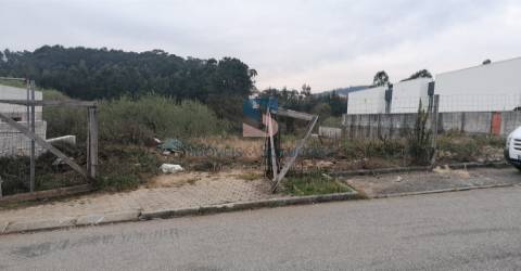 Terreno urbano com 665 m2 para construção de moradia