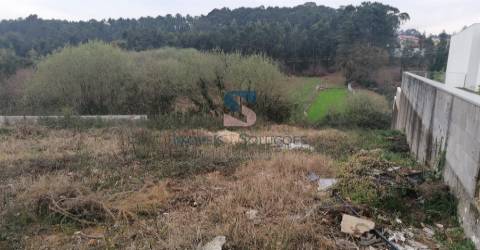 Terreno urbano com 665 m2 para construção de moradia