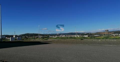 Terreno urbano com 350 m2 para construção de moradia, Valongo