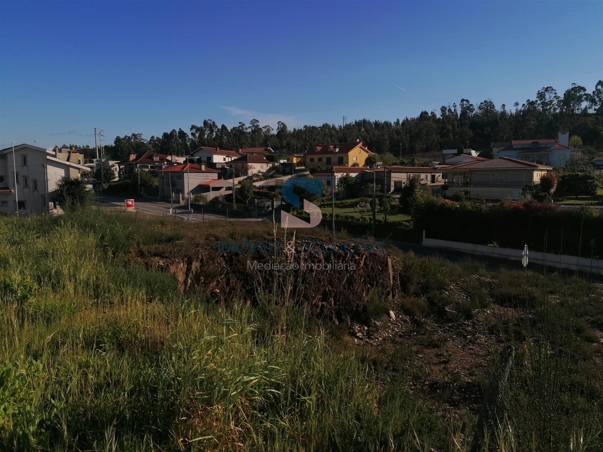 Terreno urbano com 350 m2 para construção de moradia, Valongo