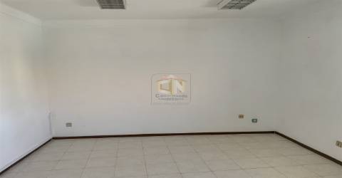 Vende-se apartamento T2 no centro do Sabugal