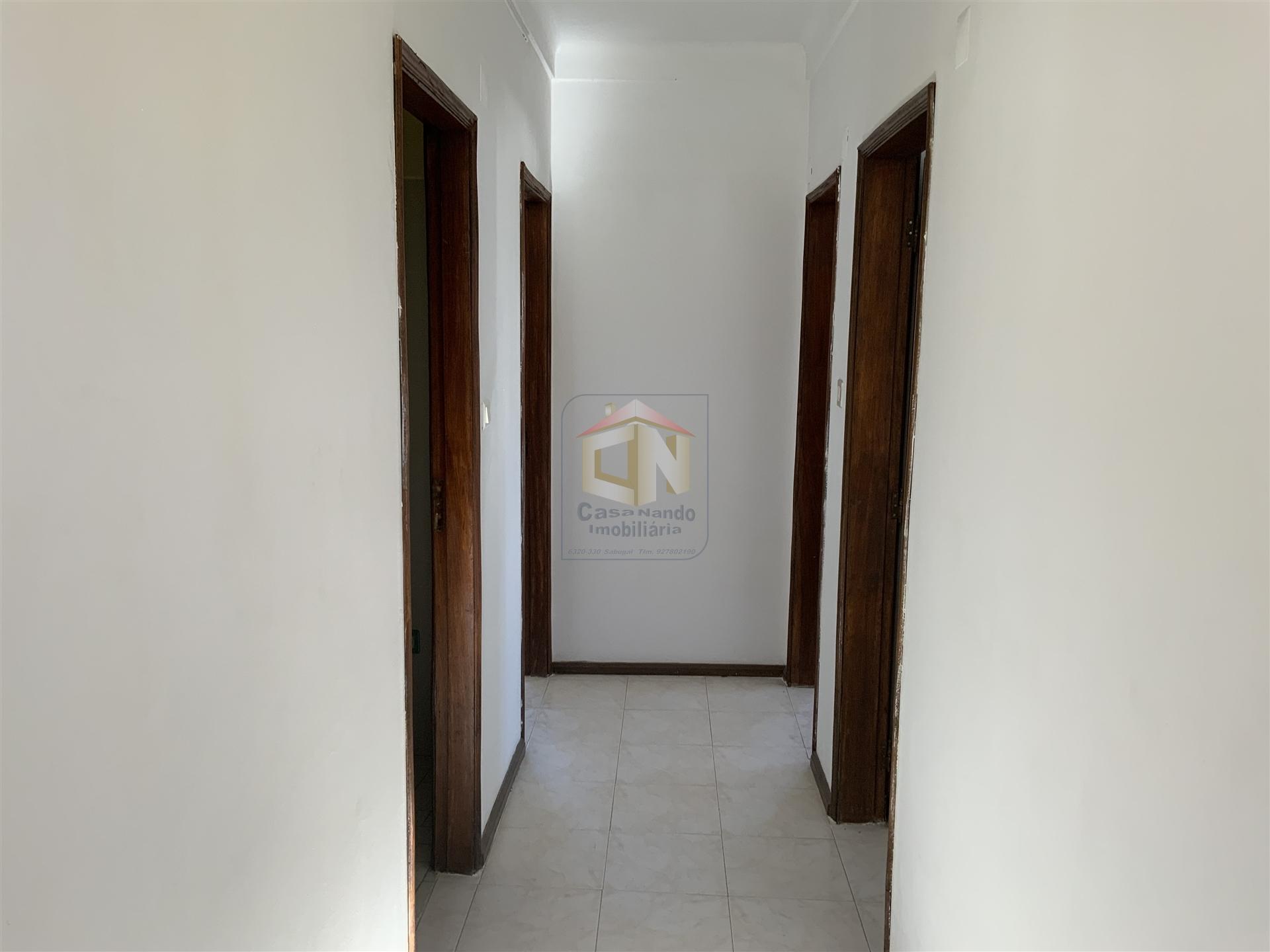 Vende-se apartamento T2 no centro do Sabugal