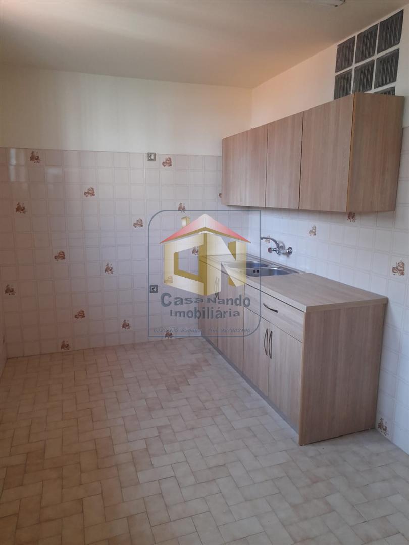 Vende-se apartamento T2 no centro do Sabugal