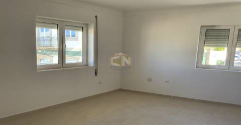 Vende-se escritório para actividades comerciais no Sabugal