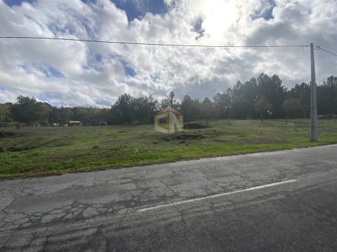 Vende-se Terreno com 27000 m2 junto ao Sabugal