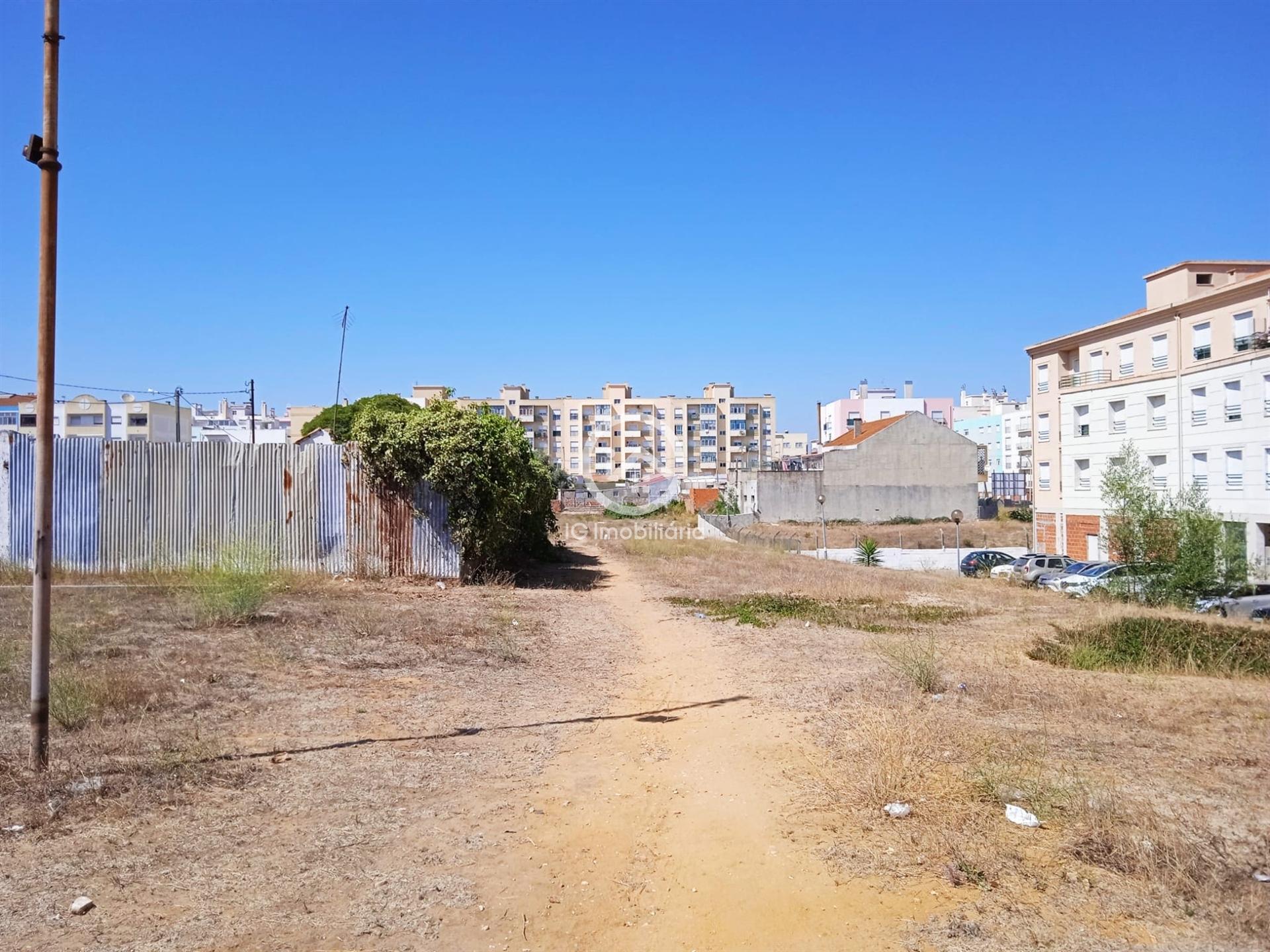 Terreno urbano em Setúbal.