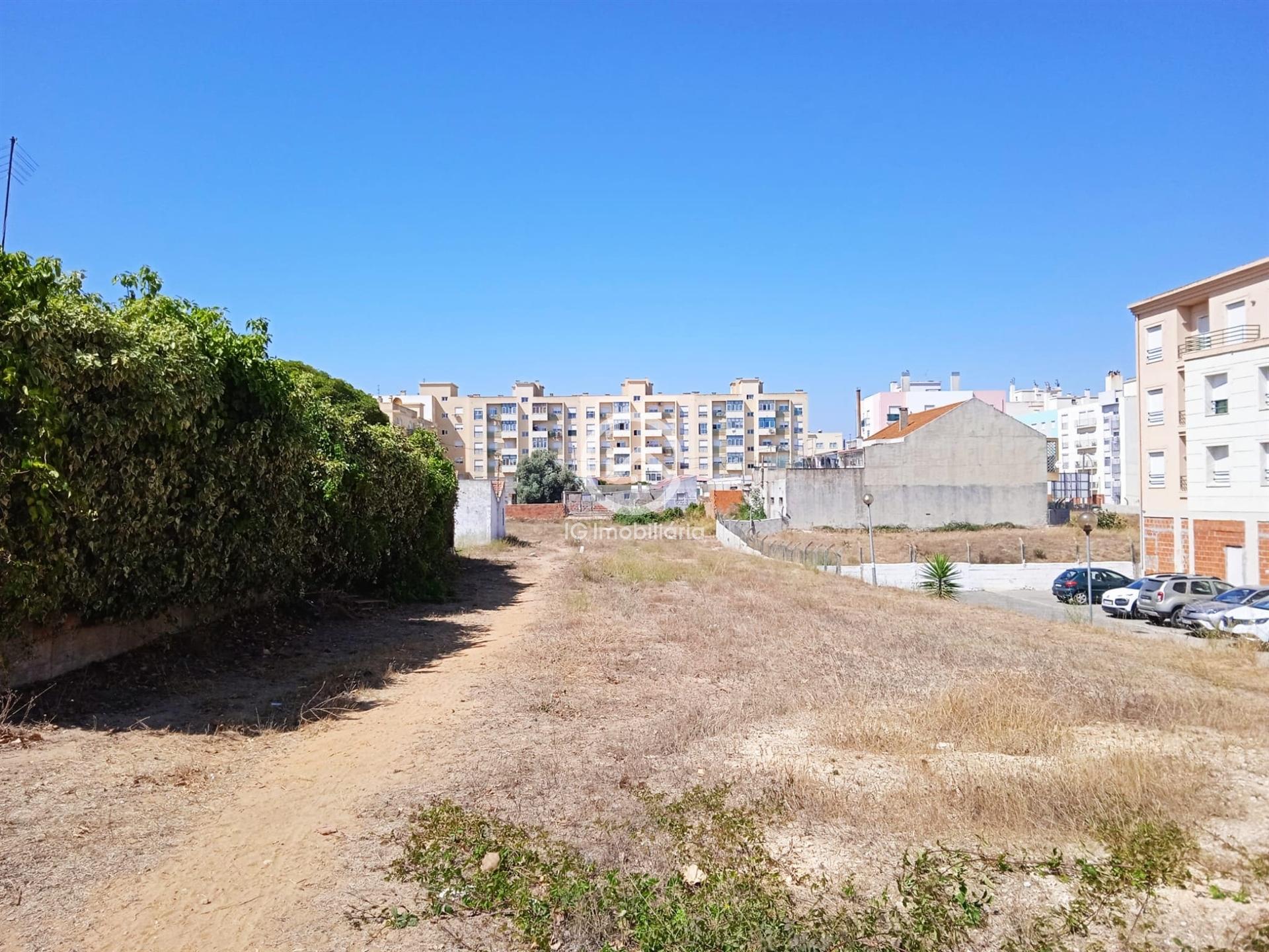 Terreno urbano em Setúbal.