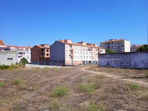 Terreno urbano em Setúbal.