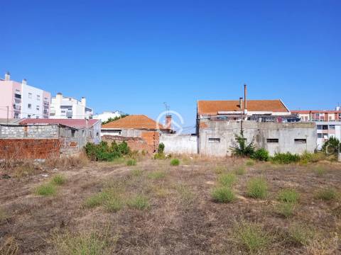 Terreno urbano em Setúbal.