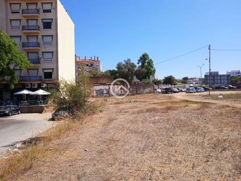 Terreno urbano em Setúbal.