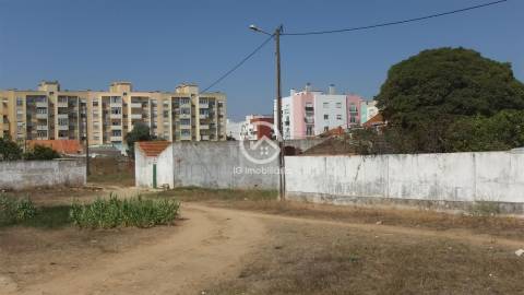 Terreno urbano em Setúbal.