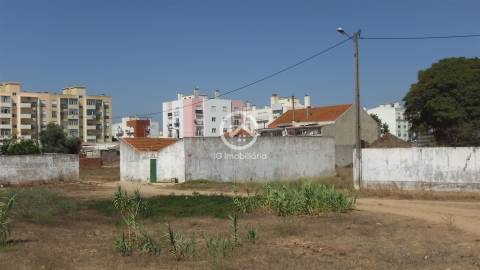 Terreno urbano em Setúbal.