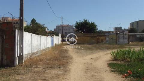 Terreno urbano em Setúbal.