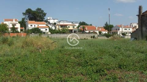 Setúbal- Quinta com moradia T7 para reabilitar e terreno com 10hc.