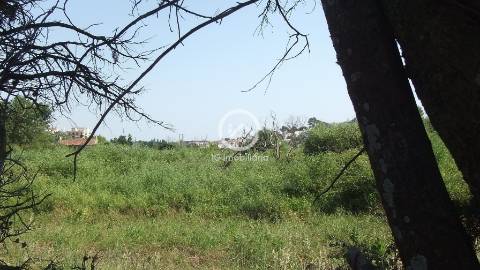 Setúbal- Quinta com moradia T7 para reabilitar e terreno com 10hc.