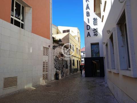 Zona histórica de Setúbal, Prédio com projeto aprovado com 5 frações