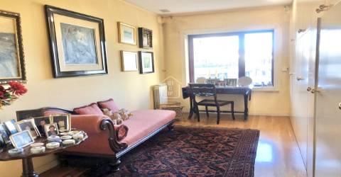 Apartamento T4+1 com garagem para 4 carros