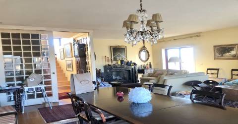 Apartamento T4+1 com garagem para 4 carros