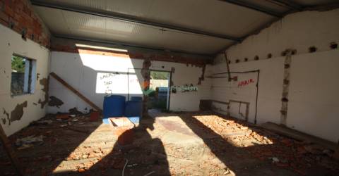 Moradia T3 em remodelação em Riachos