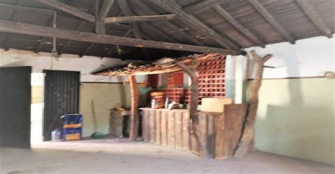 Armazém  Venda em Alcanena e Vila Moreira,Alcanena