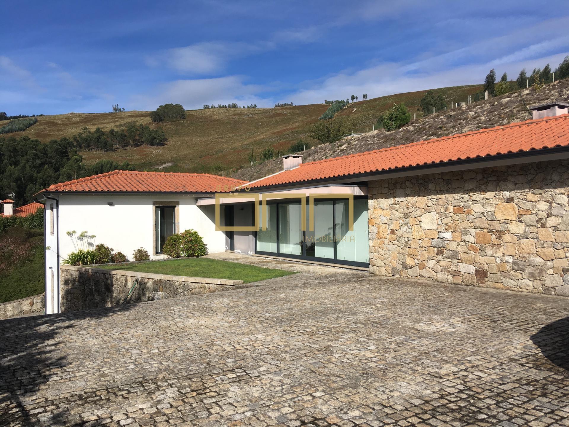 Quintinha T3 Venda em Serdedelo,Ponte de Lima