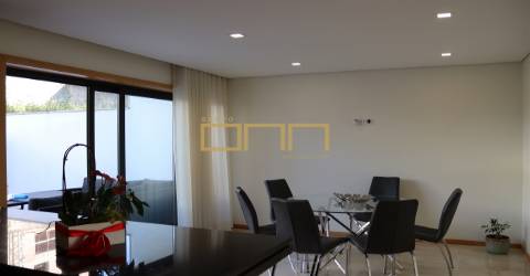 Moradia T3 em Barcelos em Banda