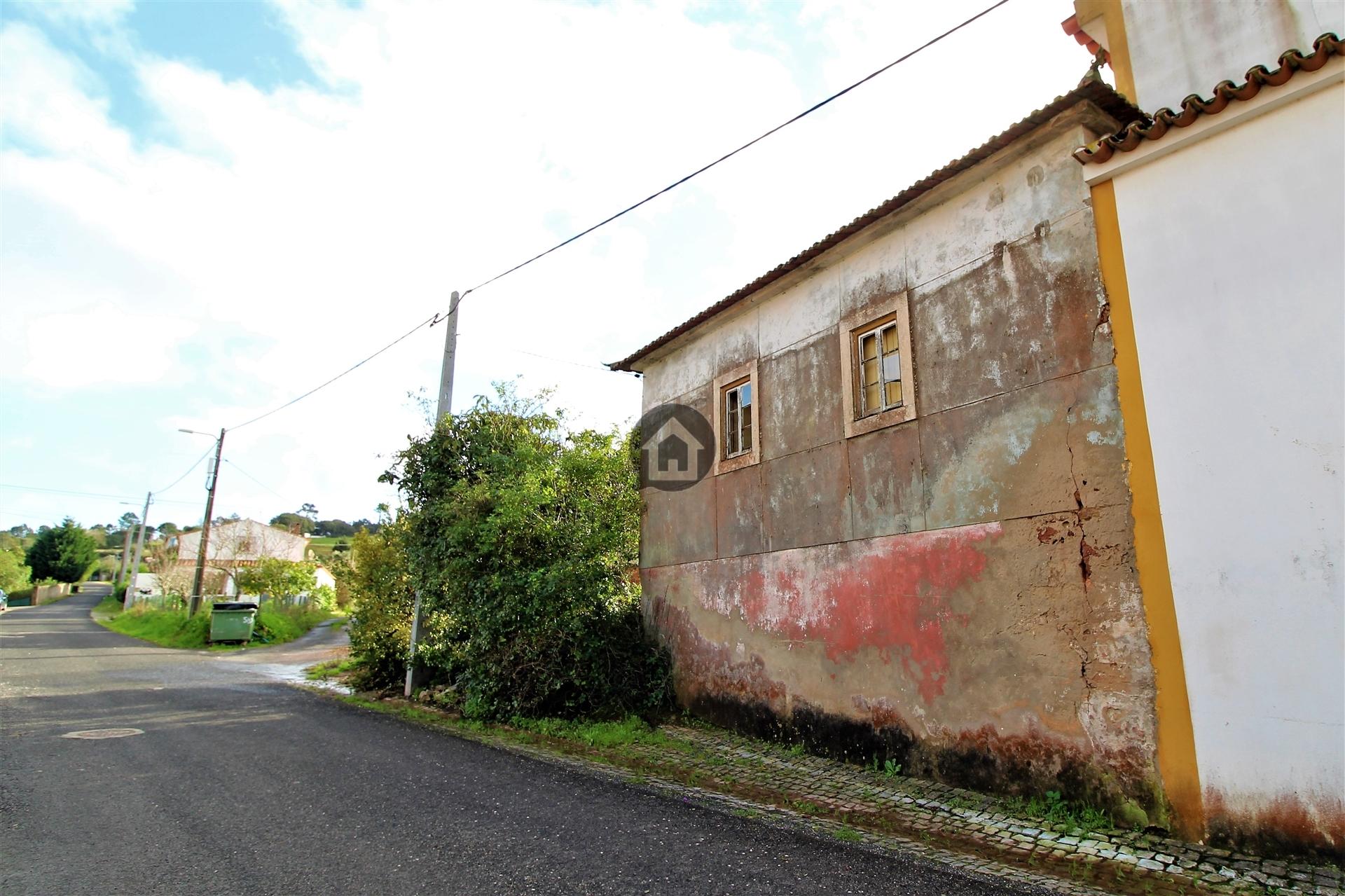 MORADIAS E ADEGA A 20 MINUTOS DE CALDAS DA RAINHA