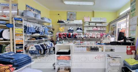 Trespasse de negócio de loja de roupa 95.000€ em Queluz, Monte Abraão,Lisboa