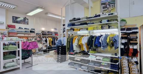 Trespasse de negócio de loja de roupa 95.000€ em Queluz, Monte Abraão,Lisboa