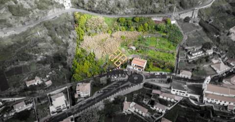Terreno + Moradia T4 / Câmara de Lobos, Ilha da Madeira