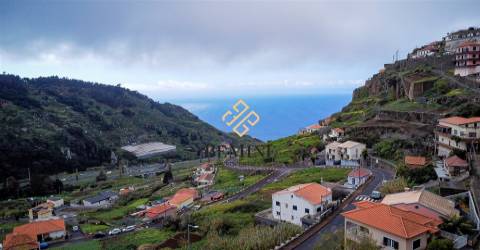 Terreno + Moradia T4 / Câmara de Lobos, Ilha da Madeira