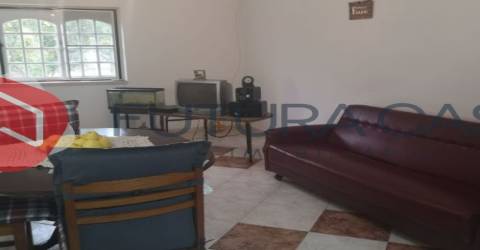 Moradia V2 + V1, nos Foros de Salvaterra