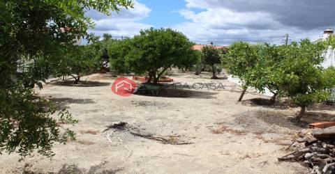 Moradia V3, em zona tranquila de Marinhais