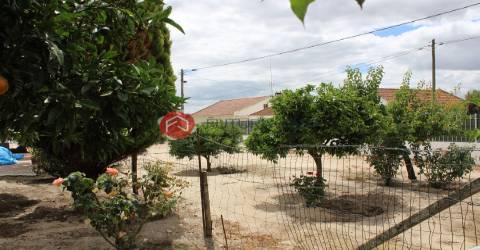 Moradia V3, em zona tranquila de Marinhais