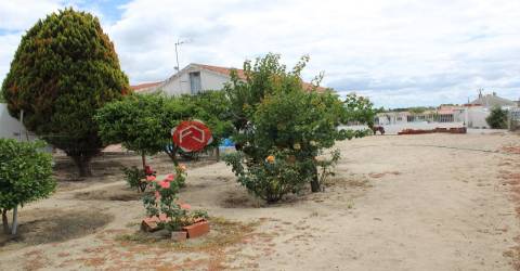 Moradia V3, em zona tranquila de Marinhais