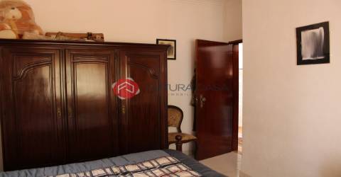 Moradia V3, em zona tranquila de Marinhais