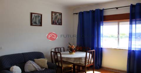 Moradia V3, em zona tranquila de Marinhais