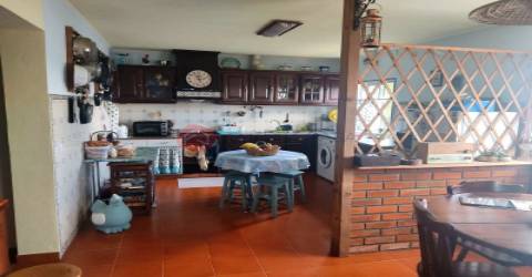 Moradia V2+2, em Marinhais