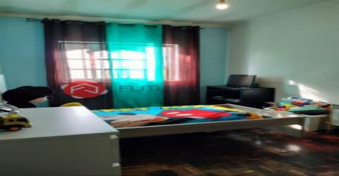 Moradia V3 com piscina, nos Foros de Salvaterra