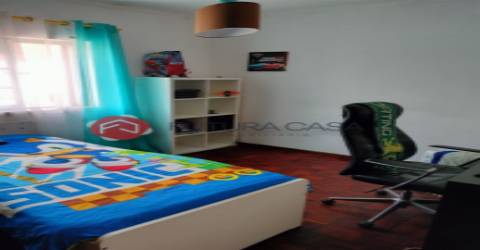 Moradia V3 com piscina, nos Foros de Salvaterra