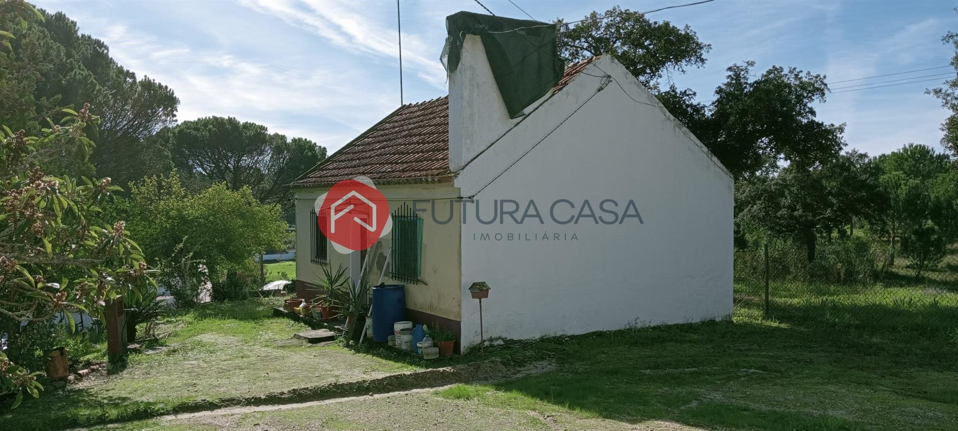 Quintinha com 2 habitações, no concelho de Coruche