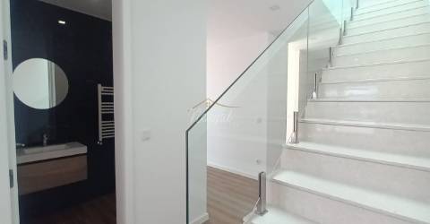 Moradia T4 com piscina exterior e uma vista panorâmica!